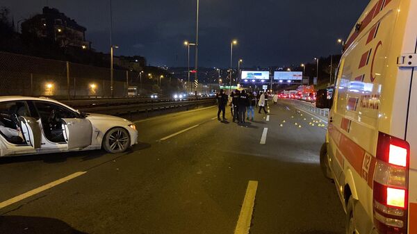 Haliç Köprüsü’nde bir otomobile silahlı saldırı düzenlendi - Sputnik Türkiye