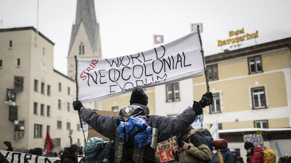 Dünya Ekonomik Forumu (WEF) ve iklim değişikliği aktivistler tarafından İsviçre’nin Davos kasabasında protesto edildi. - Sputnik Türkiye