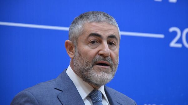 Kocaeli’de iş insanlarıyla bir araya gelen Hazine ve Maliye Bakanı Nureddin Nebati - Sputnik Türkiye