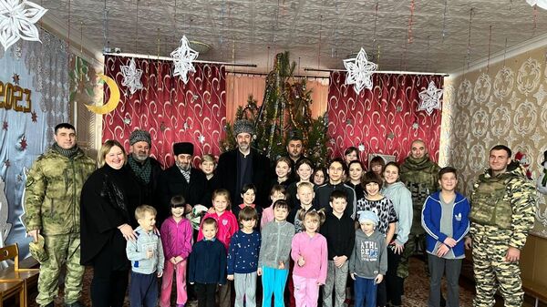 Kuzey Kafkasya Müslümanlarından oluşan heyet hayırsever misyonla Lugansk Halk Cumhuriyeti'ni ziyaret etti - Sputnik Türkiye