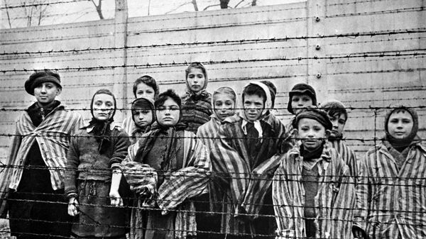Auschwitz Toplama kampının Sovyet Kızıl Ordusu tarafından kurtarılışının 78. yıldönümü - Sputnik Türkiye