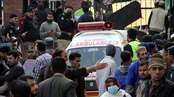 Pakistan'ın Peşaver şehrinde camiye düzenlenen intihar saldırısında hayatını kaybedenlerin sayısı 59’a, yaralı sayısı ise 157’ye yükseldi. - Sputnik Türkiye