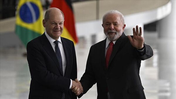 Almanya Başbakanı Olaf Scholz'u ağırlayan Brezilya Devlet Başkanı Lula da Silva (sağda) - Sputnik Türkiye