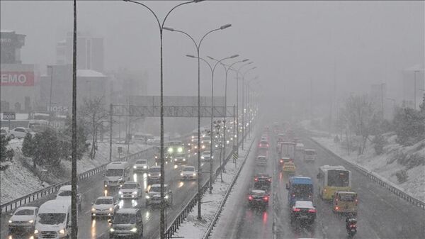 İstanbul'da kar yağışı etkili oluyor - Sputnik Türkiye