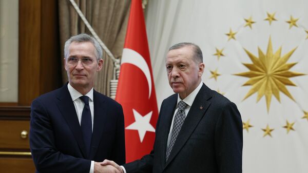 Kahramanmaraş merkezli depremlerin ardından NATO Genel Sekreteri Jens Stoltenberg, Türkiye'ye destek ziyaretine geldi. - Sputnik Türkiye