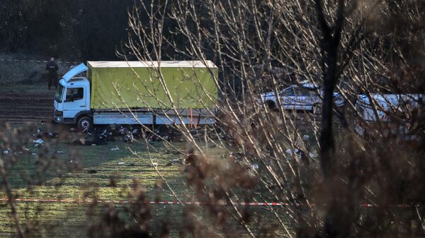 Bulgaristan’da terkedilmiş bir kamyonda 18 kaçak göçmen ölü bulundu - Sputnik Türkiye