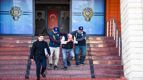 Isparta'da depremzedeleri sahte kiralık ev ilanıyla dolandıran şüpheli tutuklandı - Sputnik Türkiye