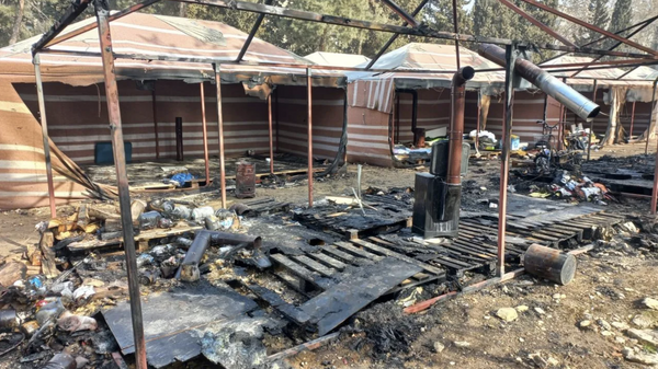 Kahramanmaraş'taki bir çadır kentte elektrikli sobadan çıkan yangında 7 çadır kullanılamaz hale gelirken iki kişi de yaralandı. - Sputnik Türkiye