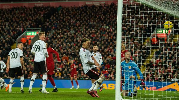 İngiltere Premier Lig'de Liverpool, konuk ettiği Manchester United'ı 7-0 yenerek tarihi bir skora imza attı. - Sputnik Türkiye