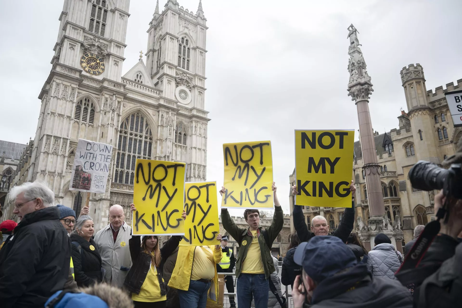 İngiltere’de monarşi karşıtı protesto düzenlendi: 'Bir Kral'a sahip olmak artık çok eski moda' - Sputnik Türkiye, 1920, 13.03.2023