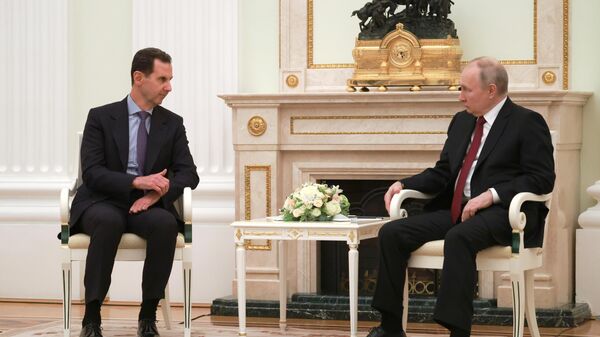 Rusya Devlet Başkanı Vladimir Putin ve Suriye Devlet Başkanı Beşar Esad  - Sputnik Türkiye