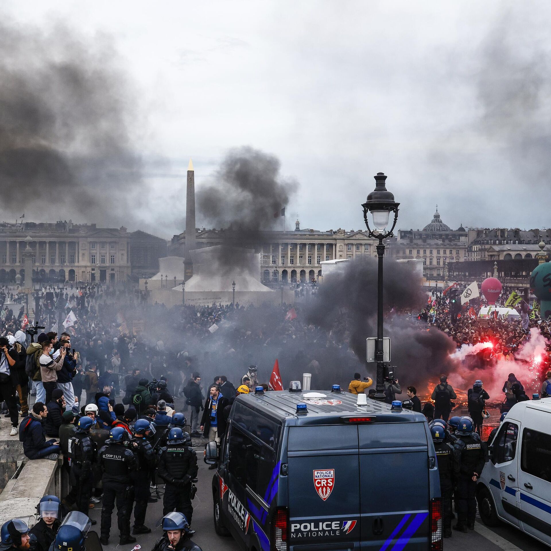 After france. Протесты во Франции. Fransa.