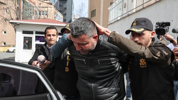 İYİ Parti İstanbul İl Başkanlığına mermi isabet etmesine ilişkin gözaltına alınan inşaat bekçisi adliyeye sevk edildi. - Sputnik Türkiye