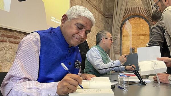 Romanı Slumdog Millionaire filmine uyarlanan yazar Vikas Swarup, Türkiye'de  - Sputnik Türkiye