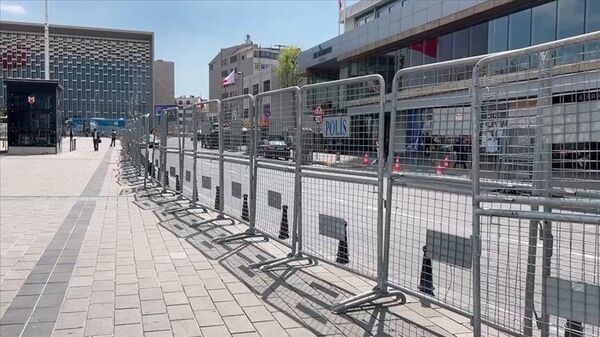 Taksim Meydanı'nda 1 Mayıs öncesi güvenlik önlemi  - Sputnik Türkiye