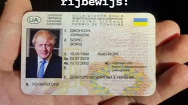Hollanda'da alkollü sürücünün üzerinden Ukraynaca Boris Johnson ehliyeti çıktı - Sputnik Türkiye