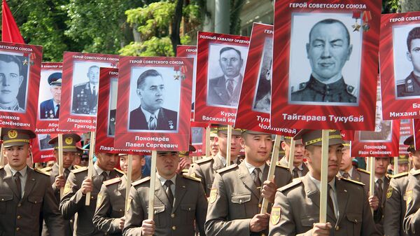 Sovyetler Birliği'nin İkinci Dünya Savaşı'nda Nazi Almanya'sını yendiği gün olarak kabul edilen 9 Mayıs Zafer Bayramı'nın 78. yıl dönümü, Kırgızistan genelinde törenlerle kutlandı. - Sputnik Türkiye