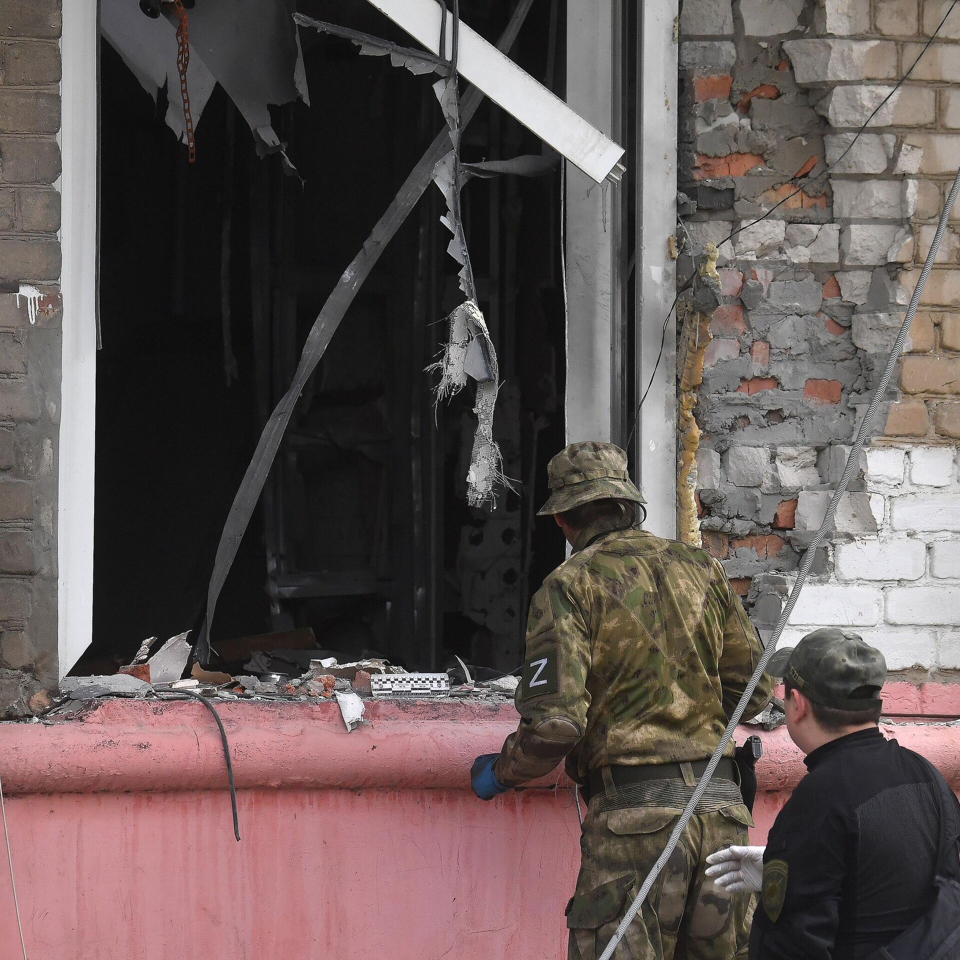 Центр луганской республики. Взрыв здания. Центр Луганска 2023.