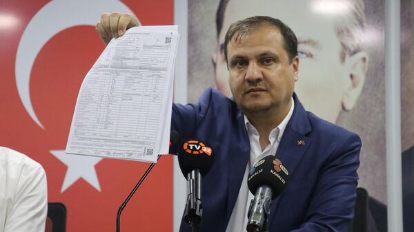 AK Parti Isparta İl Başkanı Serkan Keskin, merkez ilçe seçim kuruluna itirazlarından sonra yapılan düzeltmeler sonucu 14 Mayıs'taki seçimlerde partisinin kentteki milletvekili sayısının ikiye yükseldiğini bildirdi.
 - Sputnik Türkiye