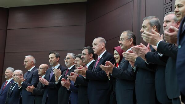 Cumhurbaşkanı Recep Tayyip Erdoğan, Çankaya Köşkü’nde düzenlediği basın toplantısında yeni kabine üyelerini açıkladı. Yeni kabinede, Cumhurbaşkanı Yardımcısı Cevdet Yılmaz, Adalet Bakanı Yılmaz Tunç, Aile ve Sosyal Hizmetler Bakanı Mahinur Özdemir Göktaş, Çalışma ve Sosyal Güvenlik Bakanı Vedat Işıkhan, Çevre, Şehircilik ve İklim Değişikliği Bakanı Mehmet Özhaseki, Dışişleri Bakanı Hakan Fidan, Enerji ve Tabii Kaynaklar Bakanı Alparslan Bayraktar, Gençlik ve Spor Bakanı Osman Aşkın Bak, Hazine ve Maliye Bakanı Mehmet Şimşek, İçişleri Bakanı Ali Yerlikaya, Kültür ve Turizm Bakanı Mehmet Nuri Ersoy, Milli Eğitim Bakanı Yusuf Tekin, Milli Savunma Bakanı Yaşar Güler, Sağlık Bakanı Fahrettin Koca, Sanayii ve Teknoloji Bakanı Mehmet Fatih Kacır, Tarım ve Orman Bakanı İbrahim Yumaklı, Ticaret Bakanı Ömer Bolat, Ulaştırma ve Altyapı Bakanı Abdülkadir Uraloğlu görev aldı.
 - Sputnik Türkiye