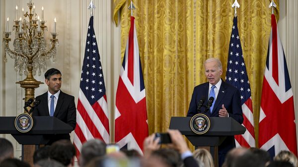ABD'nin başkenti Washington'da bulunan Beyaz Saray'da, ABD Başkanı Joe Biden (sağda) ve İngiltere Başbakanı Rishi Sunak (solda) ortak basın toplantısı düzenledi.  - Sputnik Türkiye