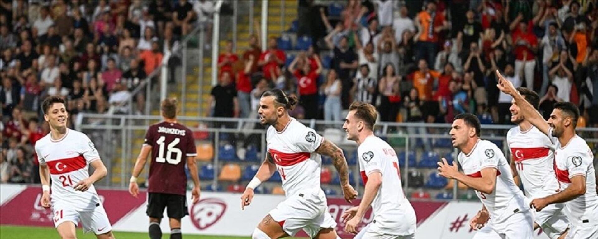 Türkiye A Milli Futbol Takımı, UEFA 2024 Avrupa Şampiyonası Elemeleri D Grubu üçüncü maçında Letonya'yı 3-2 yendi. - Sputnik Türkiye, 1920, 04.10.2023