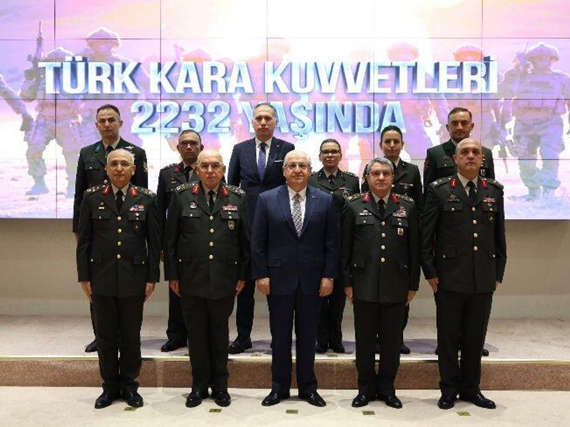 Kara Kuvvetleri Komutanı Avsever’den Bakan Güler’e Ziyaret - 25.06.2023 ...