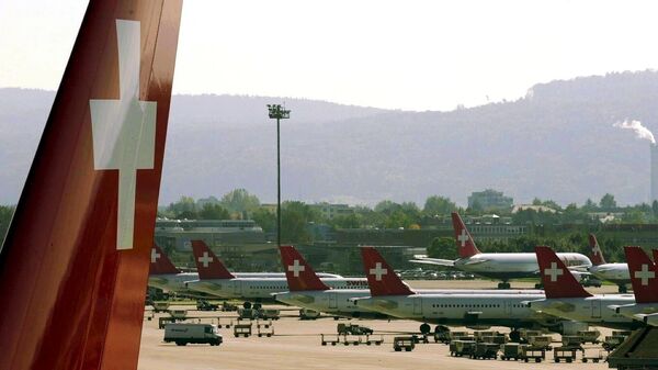 Grev nedeniyle İsviçre'nin Cenevre Havalimanı'nda bugün gerçekleştirilecek olan 59 uçuş iptal edildi. Bir havaalanı yetkilisi, grevlerden 8 bine yakın yolcunun etkileneceğini bildirdi.  - Sputnik Türkiye