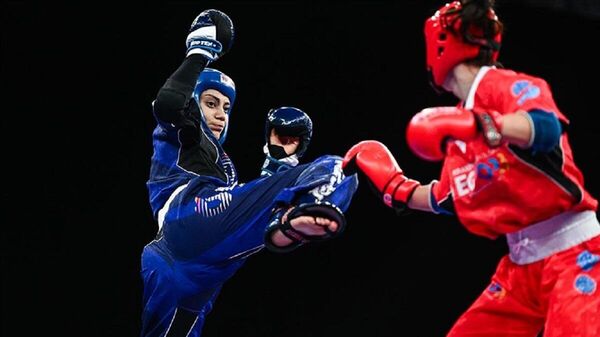Polonya'da devam eden 3. Avrupa Oyunları'nda kick boks branşında Emine Arslan finale kalırken, üç Türk sporcu ise bronz madalya aldı. - Sputnik Türkiye