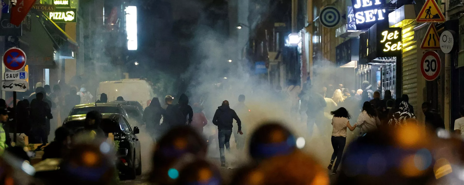 Fransa’da polisin açtığı ateş sonucu hayatını kaybeden Nahel M.’nin büyükannesi Nadia, ülkedeki şiddet olayları devam ederken sükunet çağrısı yaptı. - Sputnik Türkiye, 1920, 02.07.2023