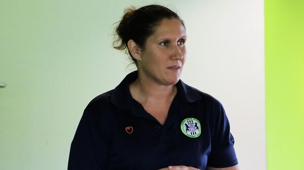 Hannah Dingley, İngiliz futbolunun profesyonel liglerdeki ilk kadın teknik direktörü oldu. - Sputnik Türkiye