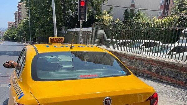 Taksimetre açmayan taksici müşteriyle pazarlığa oturdu - Sputnik Türkiye