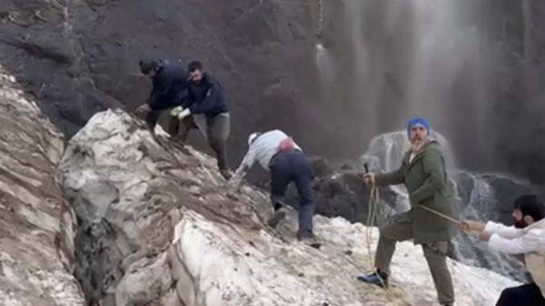 Cilo buzullarına düşen dağcıların kurtarılma görüntüleri paylaşıldı - Sputnik Türkiye