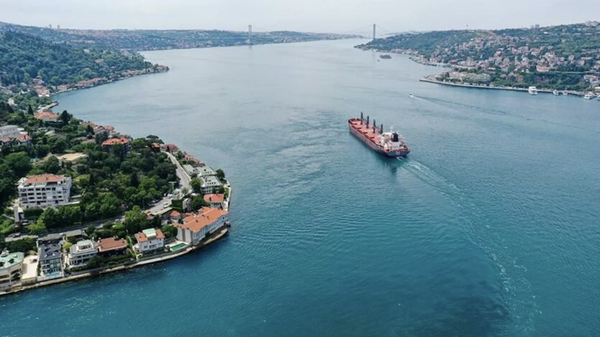 Ukrayna'ya ait deniz mayını İstanbul Boğazı yakınlarında Rus helikopteri tarafından imha edildi - Sputnik Türkiye