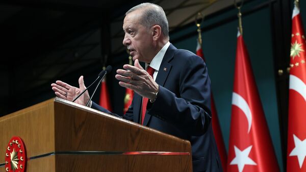 Cumhurbaşkanı Recep Tayyip Erdoğan başkanlığındaki Kabine Toplantısı sona erdi. Cumhurbaşkanı Erdoğan, toplantı sonrası açıklamalarda bulundu.
 - Sputnik Türkiye