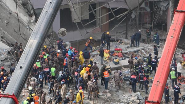Diyarbakır'da 6 Şubat'ta meydana gelen Kahramanmaraş merkezli depremlerde yıkılan ve 89 kişinin hayatını kaybettiği Galeria Sitesi - Sputnik Türkiye