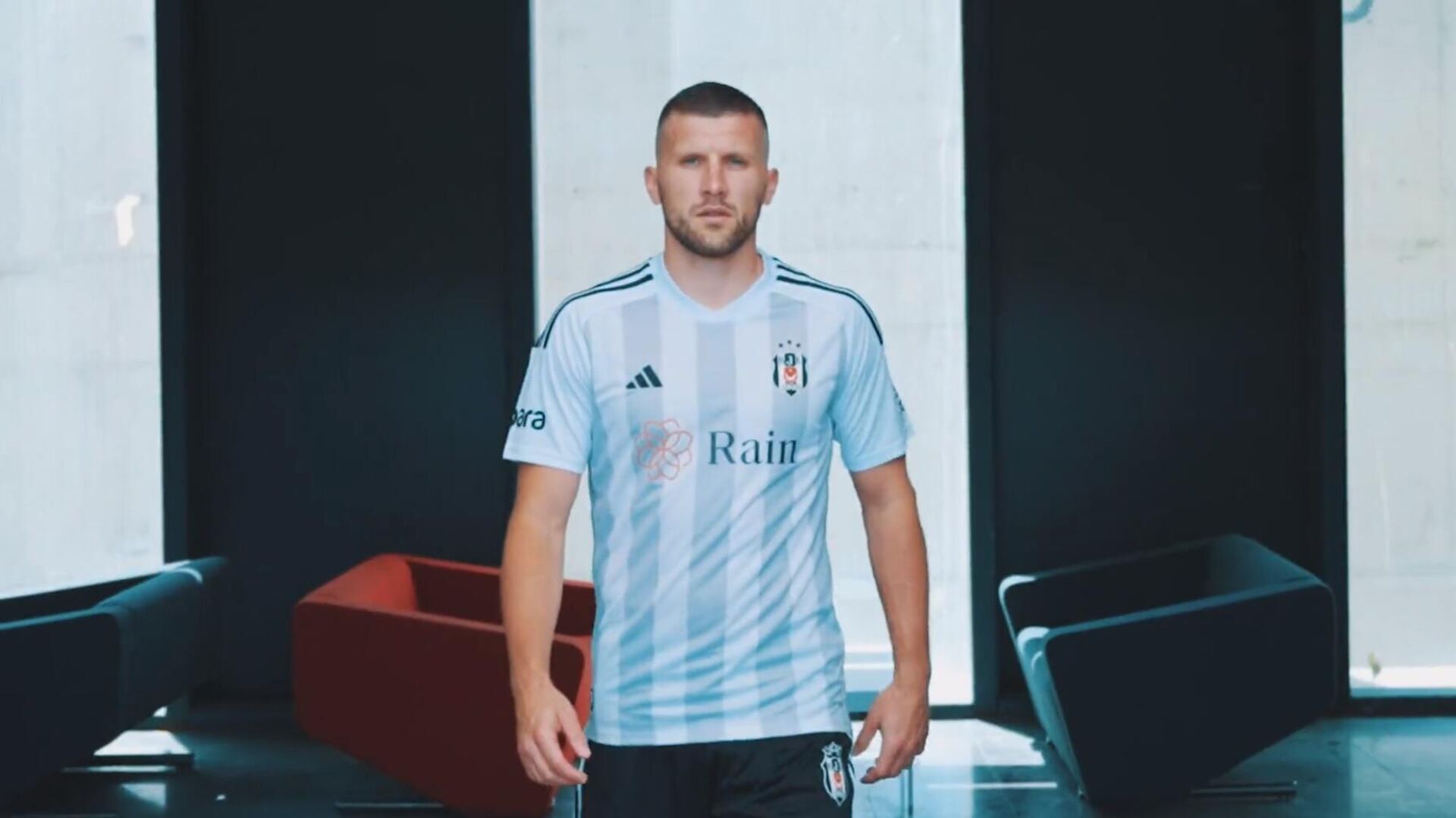 Ante Rebic é reforço do Besiktas 