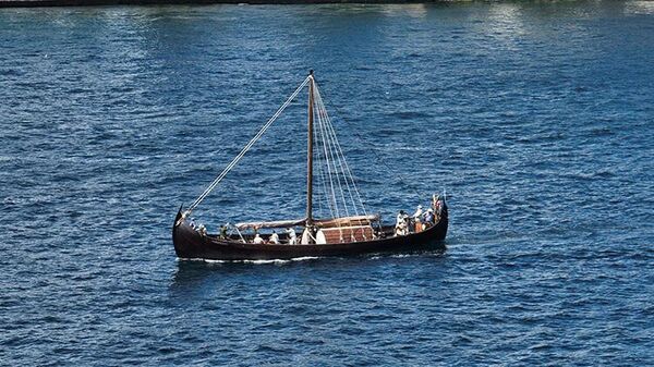 Viking yelkenlisi Boğaz'a demir attı - Sputnik Türkiye
