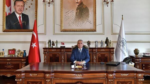 Trabzon'un yeni valisi Aziz Yıldırım oldu - Sputnik Türkiye
