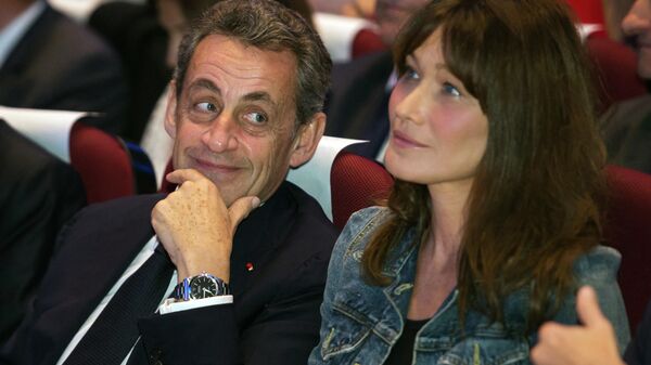 Nicolas Sarkozy ve eşi Carla Bruni - Sputnik Türkiye