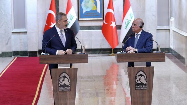 Dışişleri Bakanı Hakan Fidan, Irak Dışişleri Bakanı Fuad Hüseyin  - Sputnik Türkiye