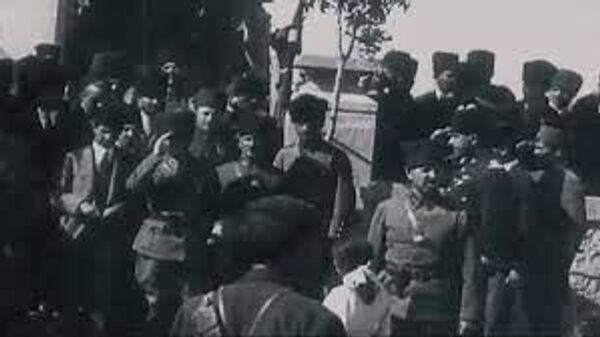 Bakan Ersoy, Atatürk'ün büyük zafer sonrası TBMM ziyaretinden nadir görüntüleri paylaştı - Sputnik Türkiye