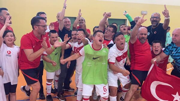 Down Sendromlu Türkiye Futsal Milli Takımı, Avrupa Şampiyonu oldu - Sputnik Türkiye