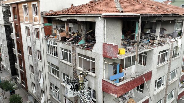 Bahçelievler'de bir binanın beşinci katındaki dairede patlama - Sputnik Türkiye