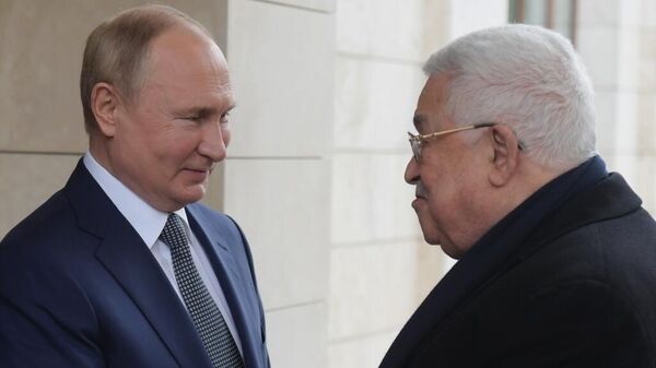 Filistin Devlet Başkanı Mahmud Abbas (sağda) Rusya Devlet Başkanı Vladimir Putin (solda) - Sputnik Türkiye