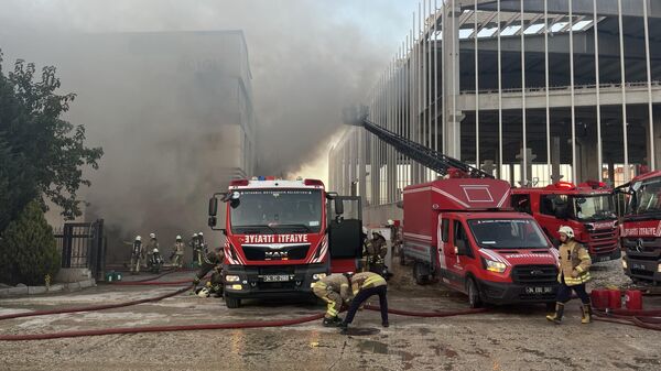 Silivri’de mobilya fabrikasında çıkan yangın kontrol altına alındı, itfaiye - Sputnik Türkiye