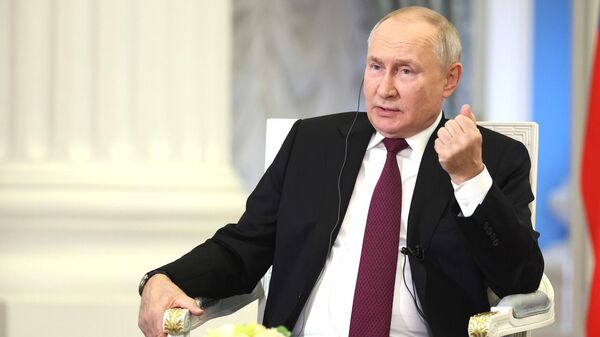 Rusya Devlet Başkanı Vladimir Putin röporta - Sputnik Türkiye