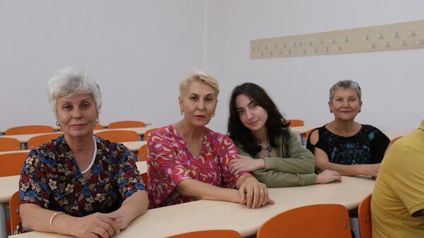 Anneanne, kardeşleri ve torunu aynı üniversitede - Sputnik Türkiye