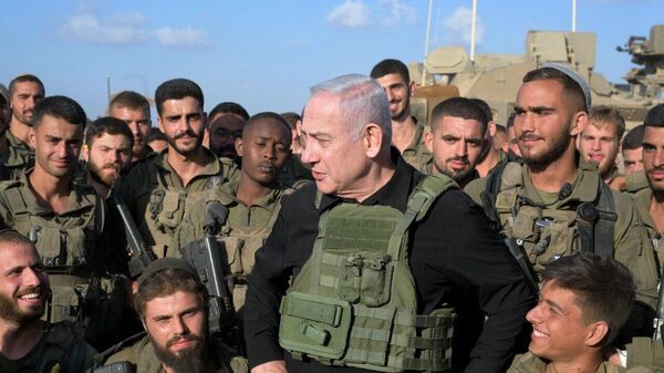 İsrail Başbakanı Benyamin Netanyahu, Gazze sınırı yakınlarında bulunan askerlerle bir araya geldi.
 - Sputnik Türkiye