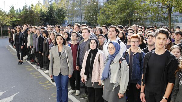 Okullarda 1 dakikalık saygı duruşu - Sputnik Türkiye